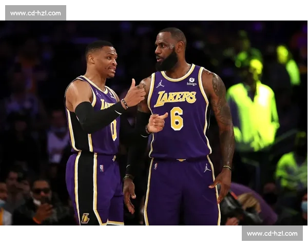 湖人队激战热火队 经典对决掀起激情高潮 双方星光闪耀谁能笑到最后